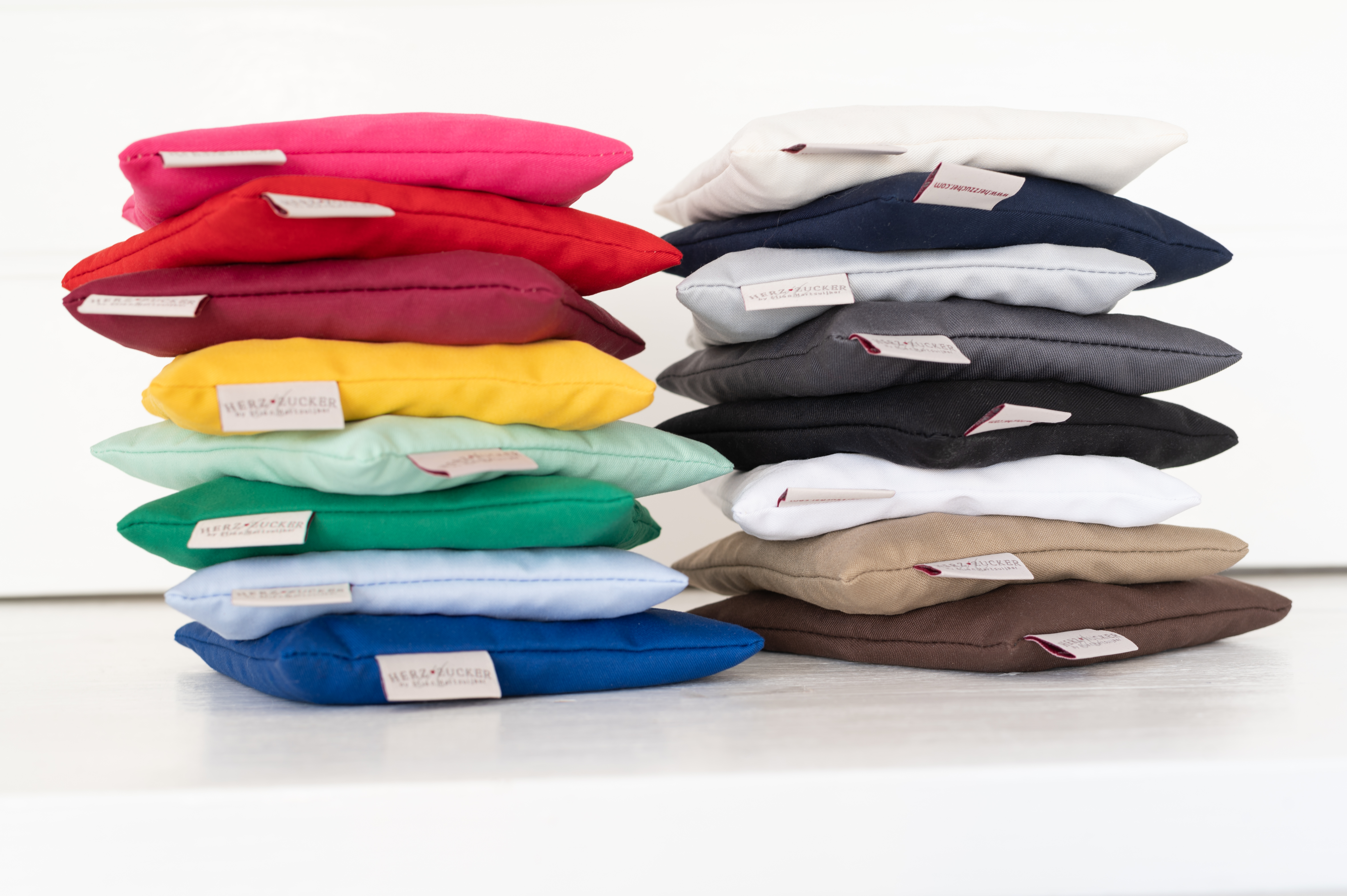 90° Kissen mit Kirschkernfüllung